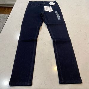 Calvin Klein Jeans NWT Mid Rise Skinny Size 26